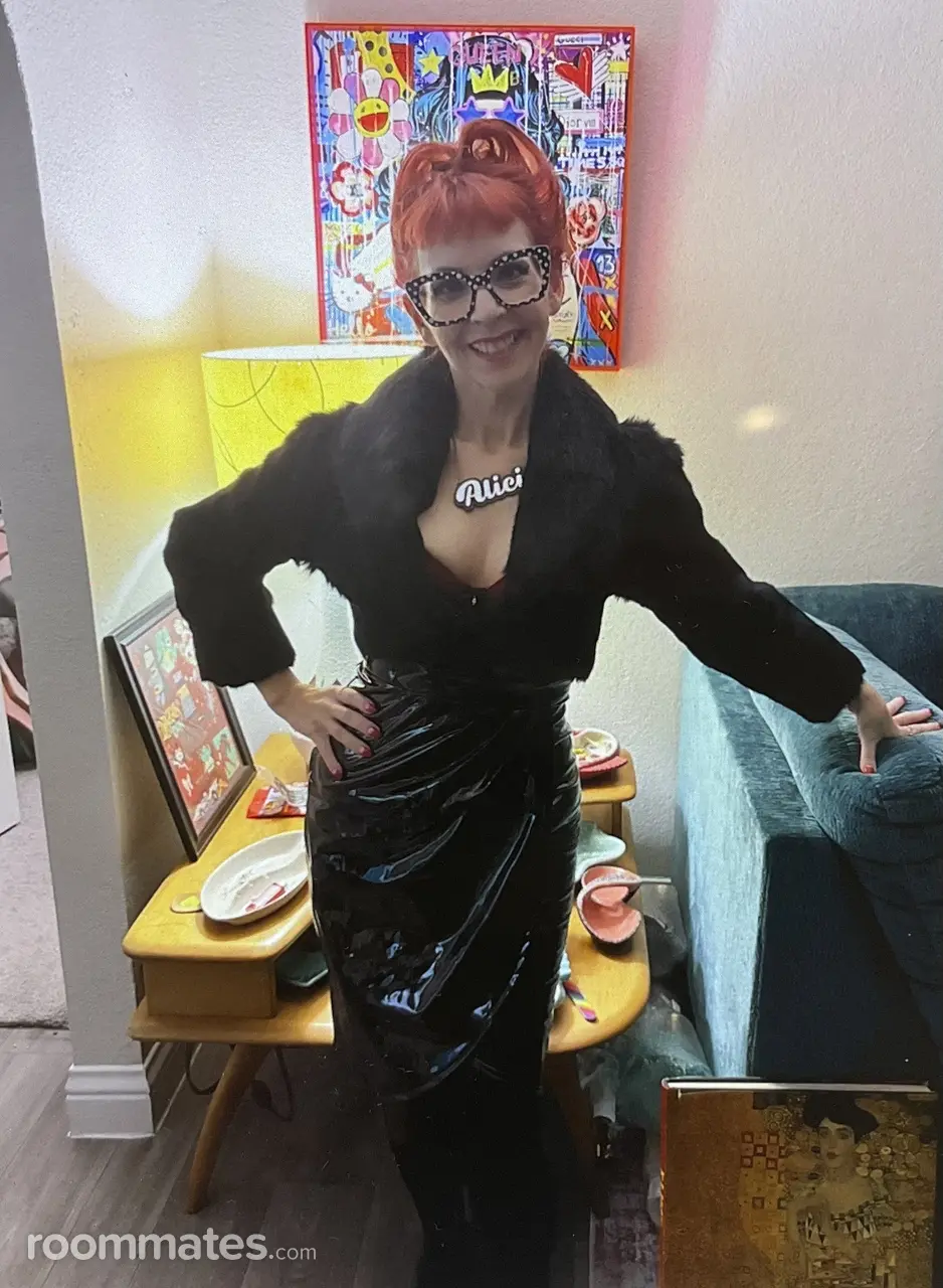 Profile photo 19 of 19