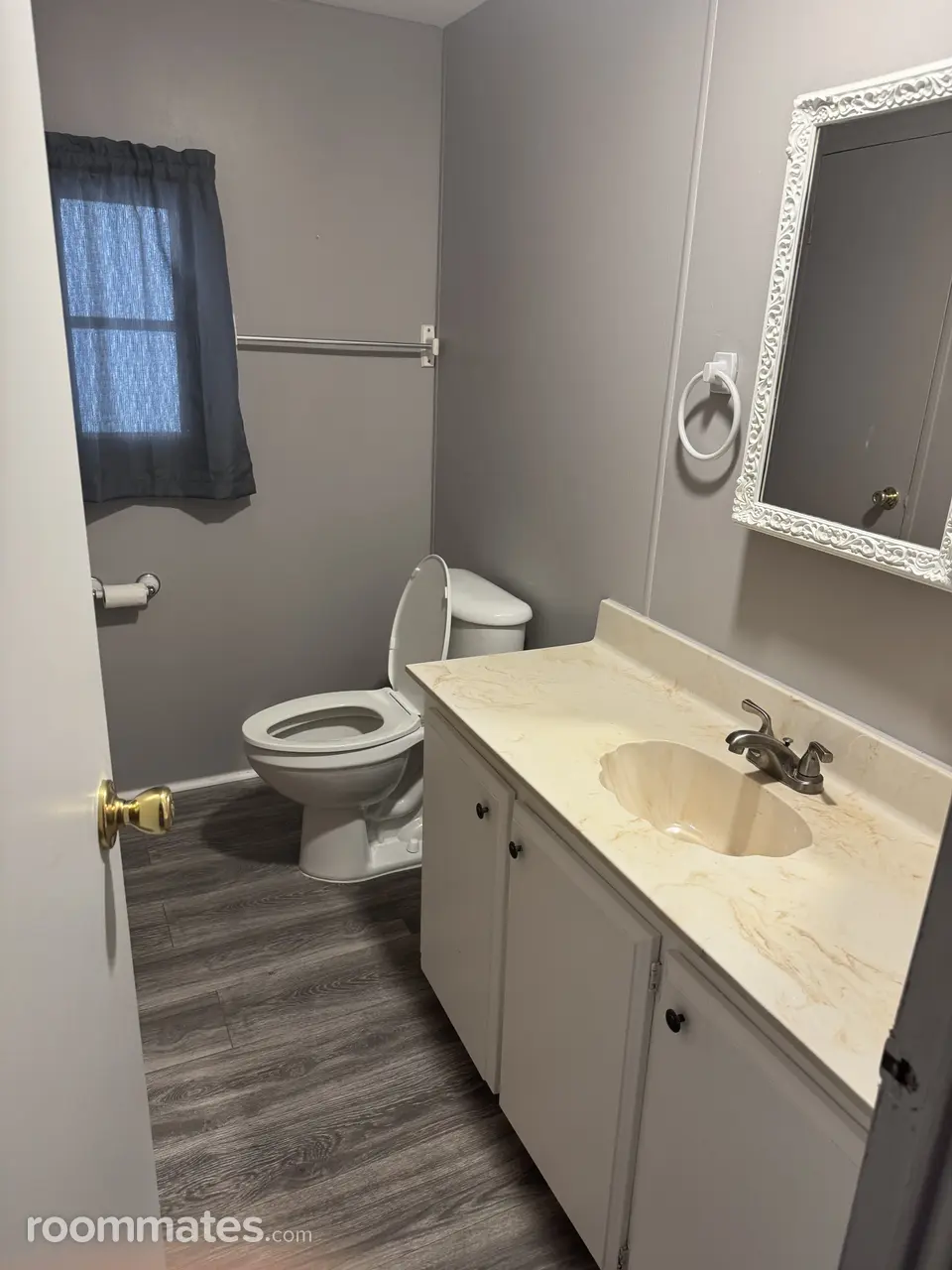 Profile photo 4 of 7