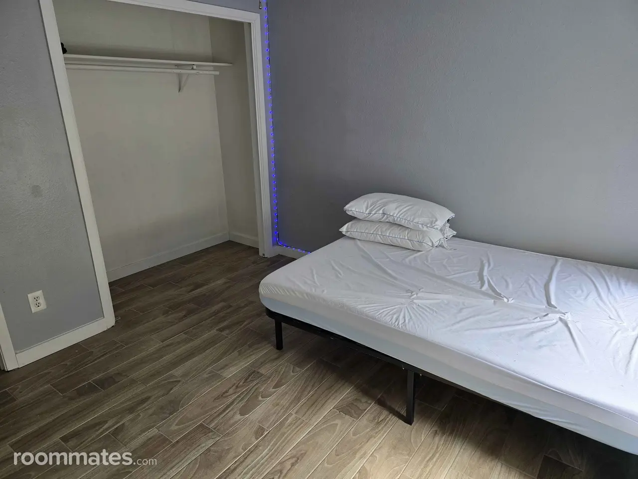 Profile photo 1 of 3