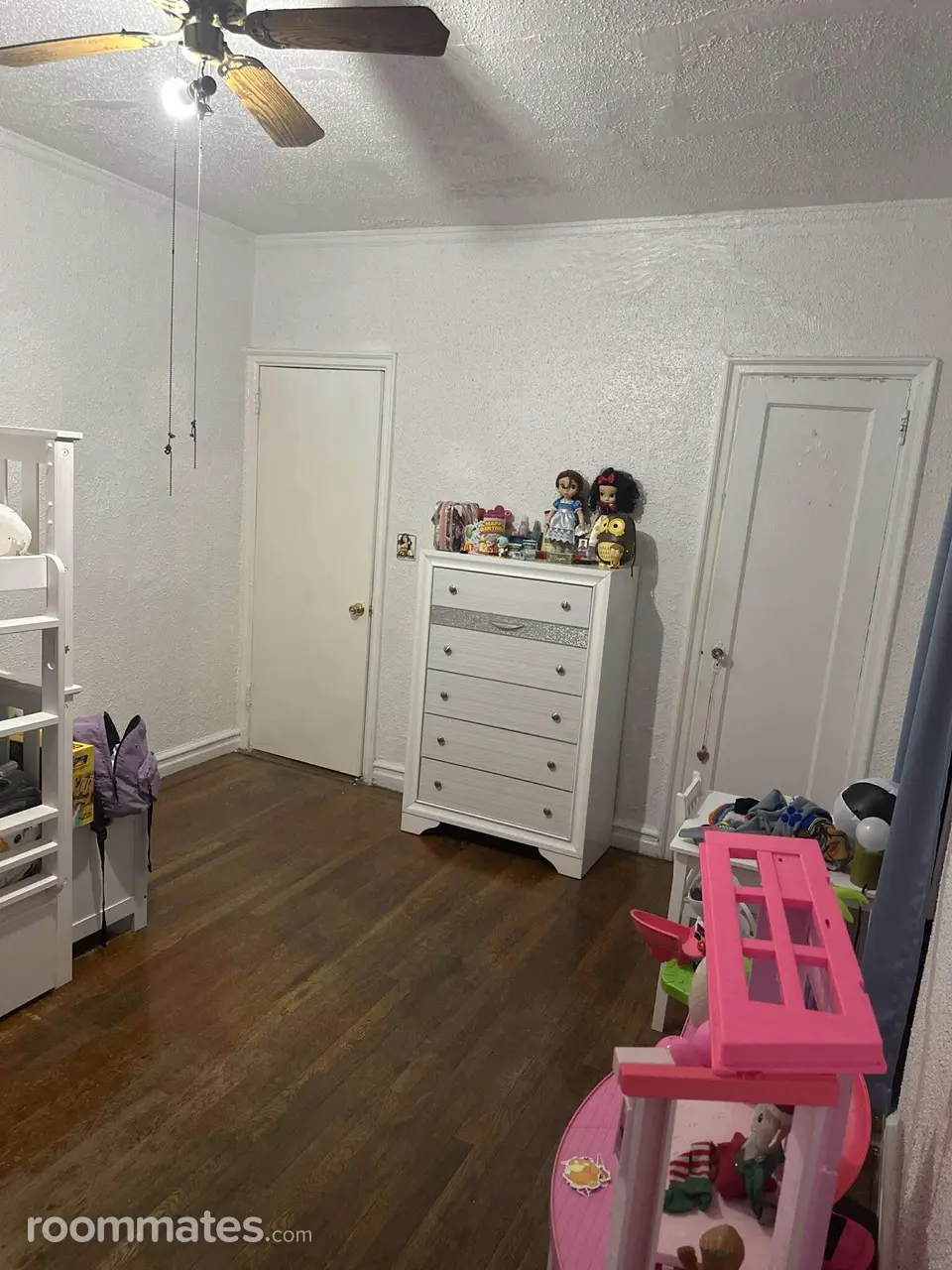 Profile photo 1 of 4