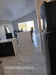 Room for rent in Victorville, CA $800, house