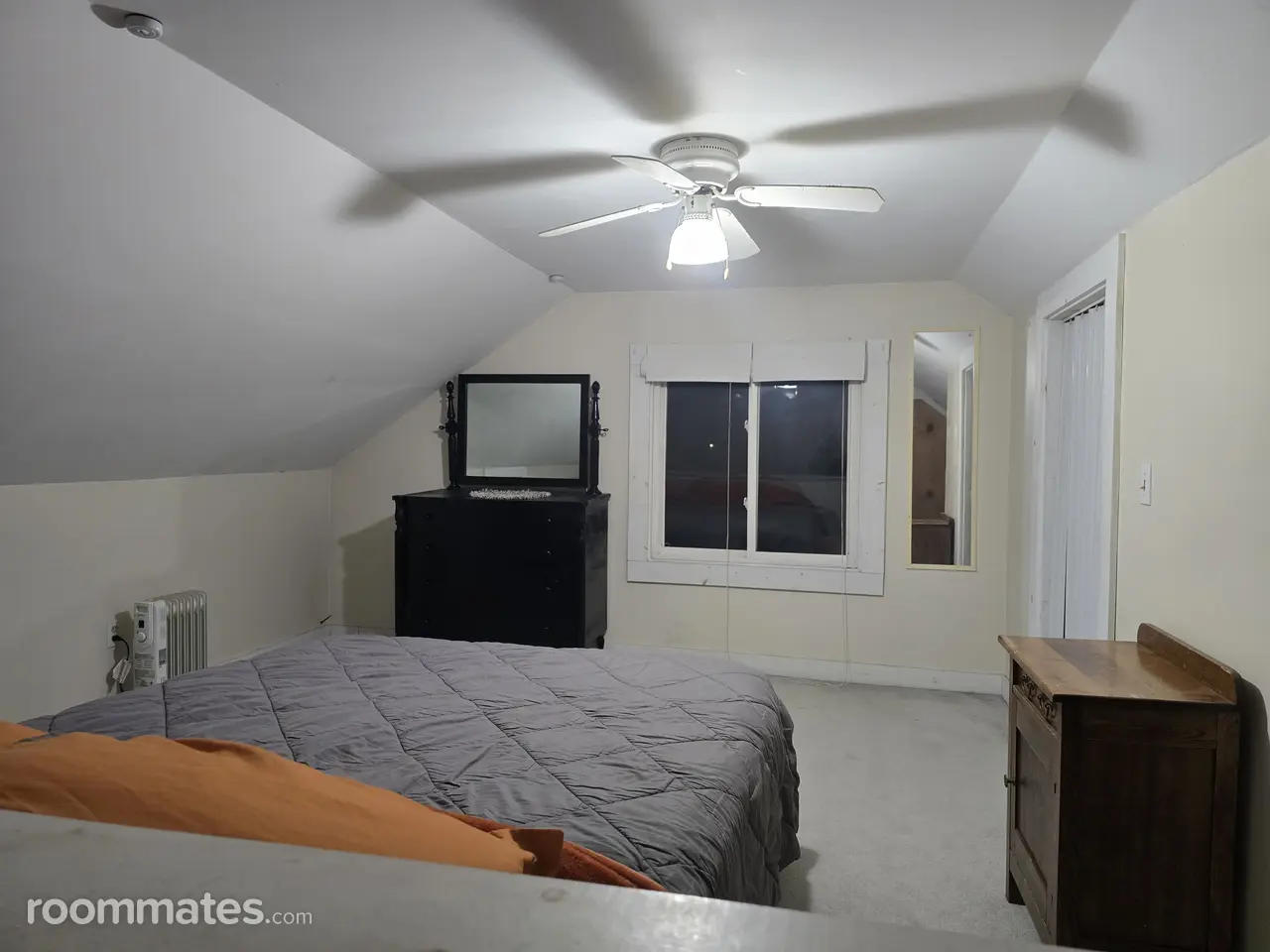 Profile photo 3 of 4