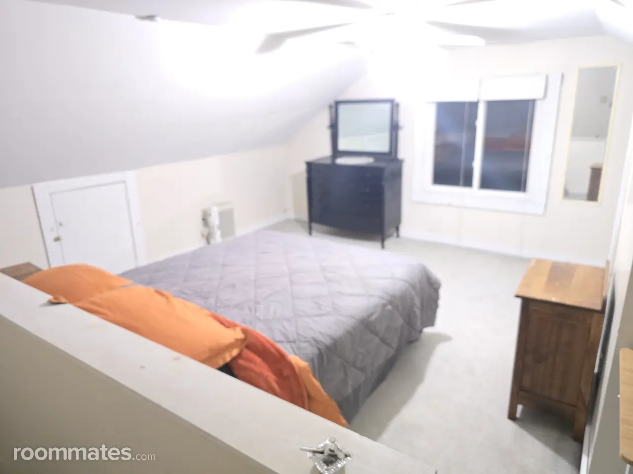 Profile photo 1 of 4