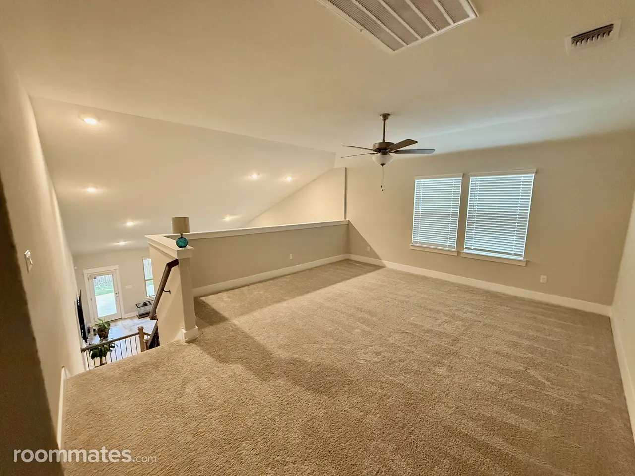 Profile photo 7 of 16