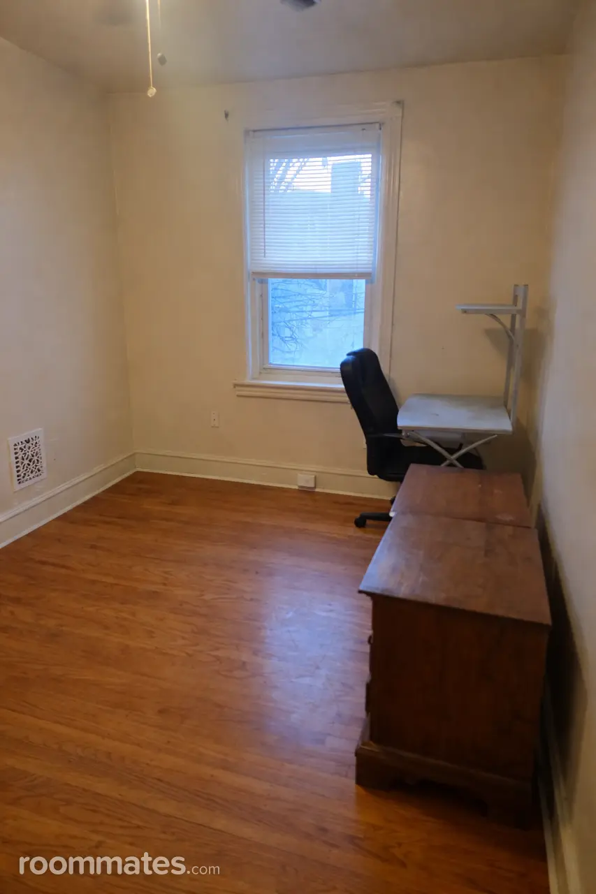 Profile photo 3 of 10