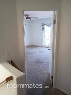 Room for rent in Victorville, CA $1200, house