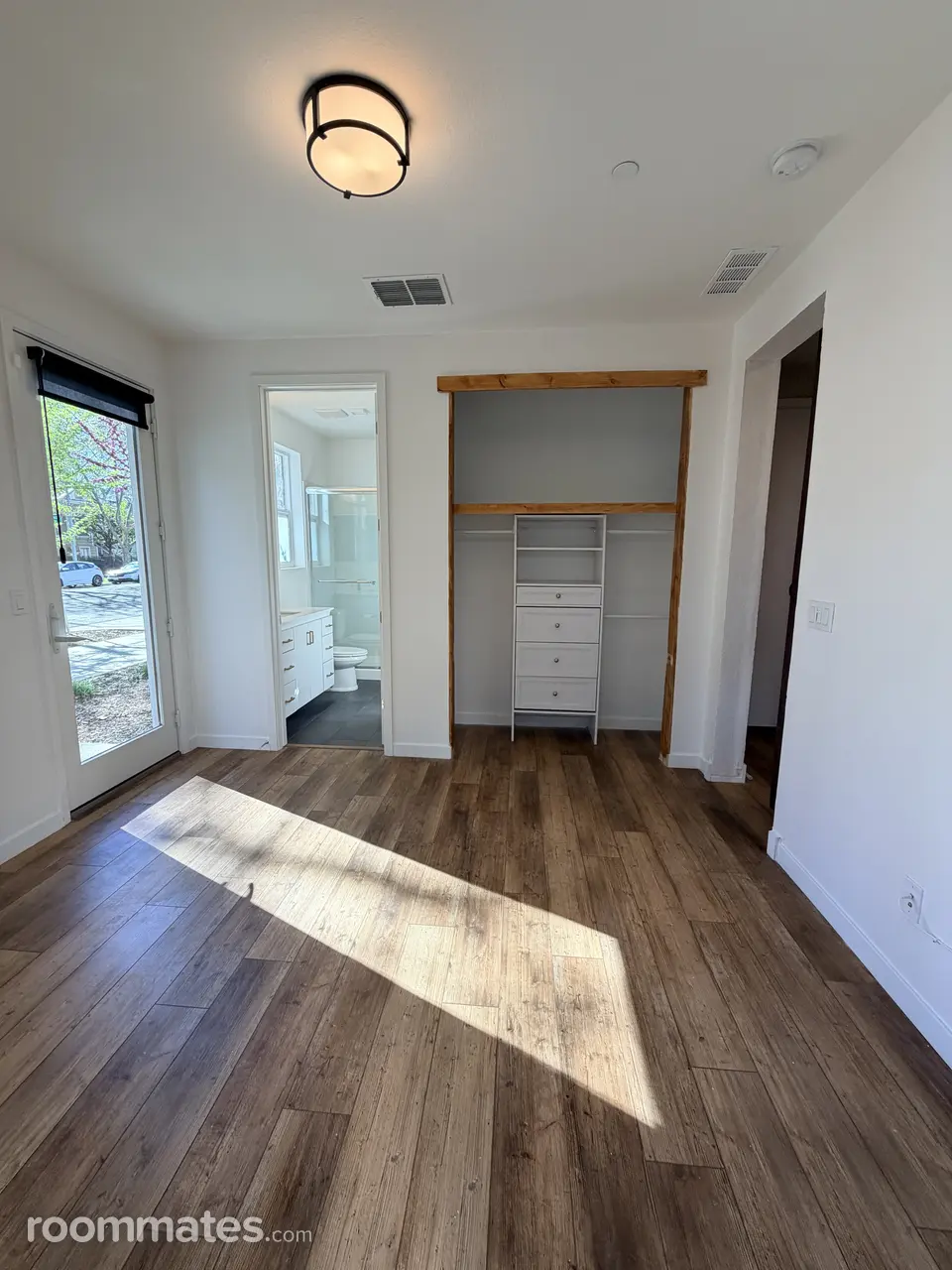 Profile photo 3 of 13