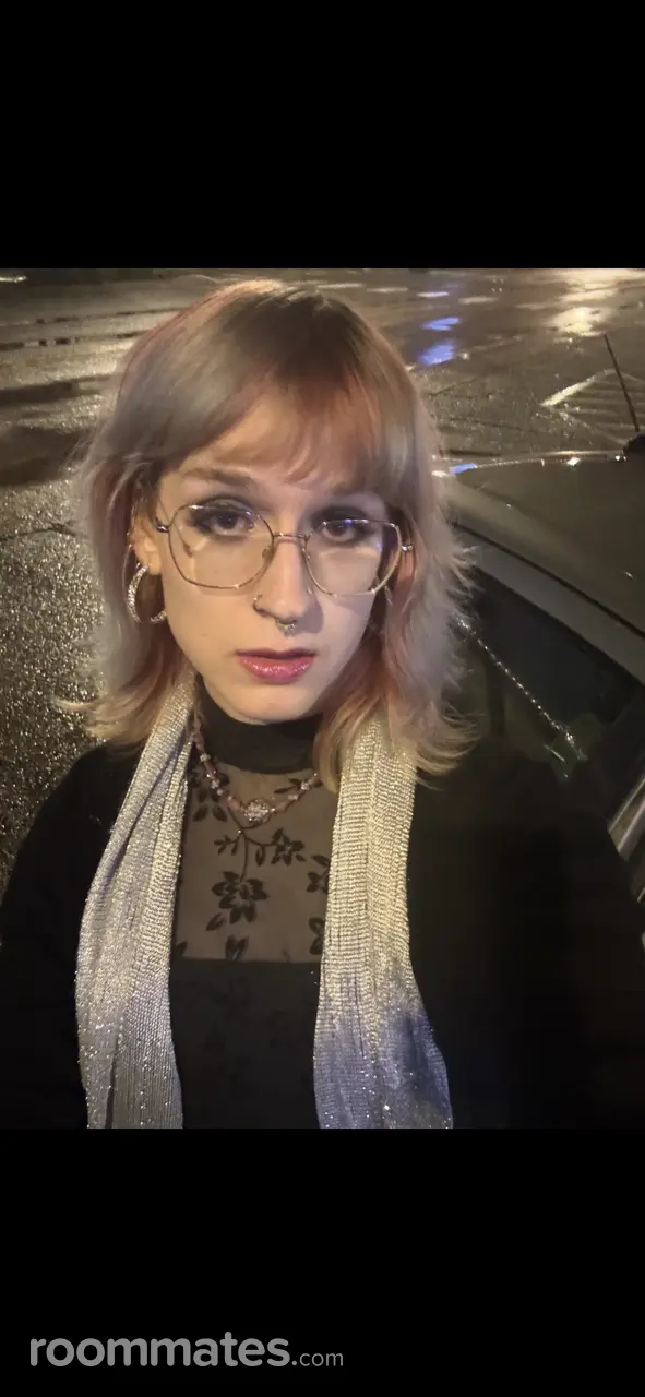 Profile photo 1 of 4