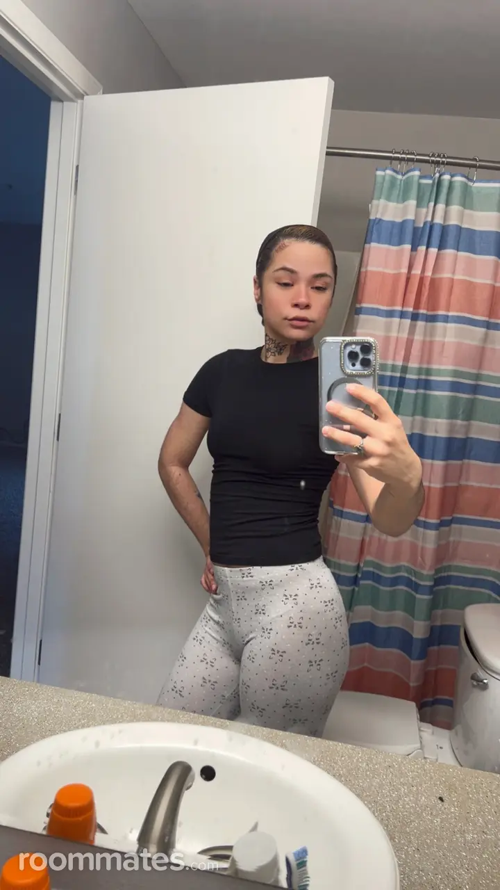 Profile photo 1 of 1