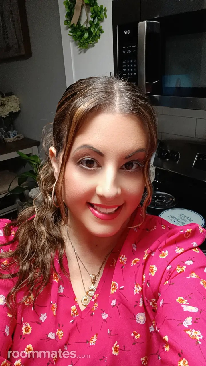 Profile photo 1 of 4