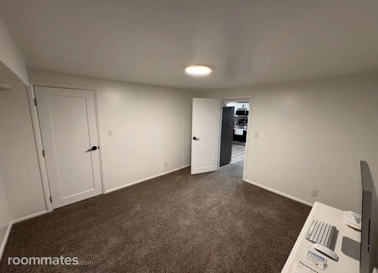 Profile photo 10 of 11