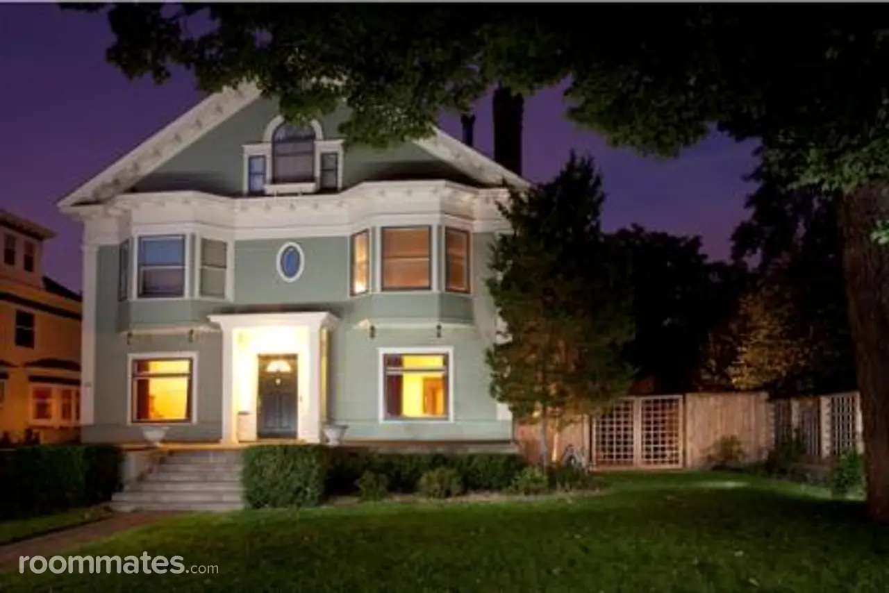 Profile photo 1 of 6