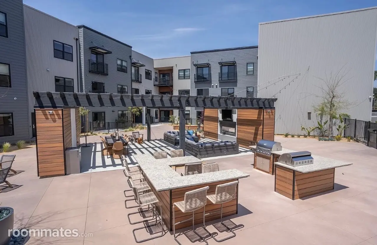 Profile photo 1 of 8