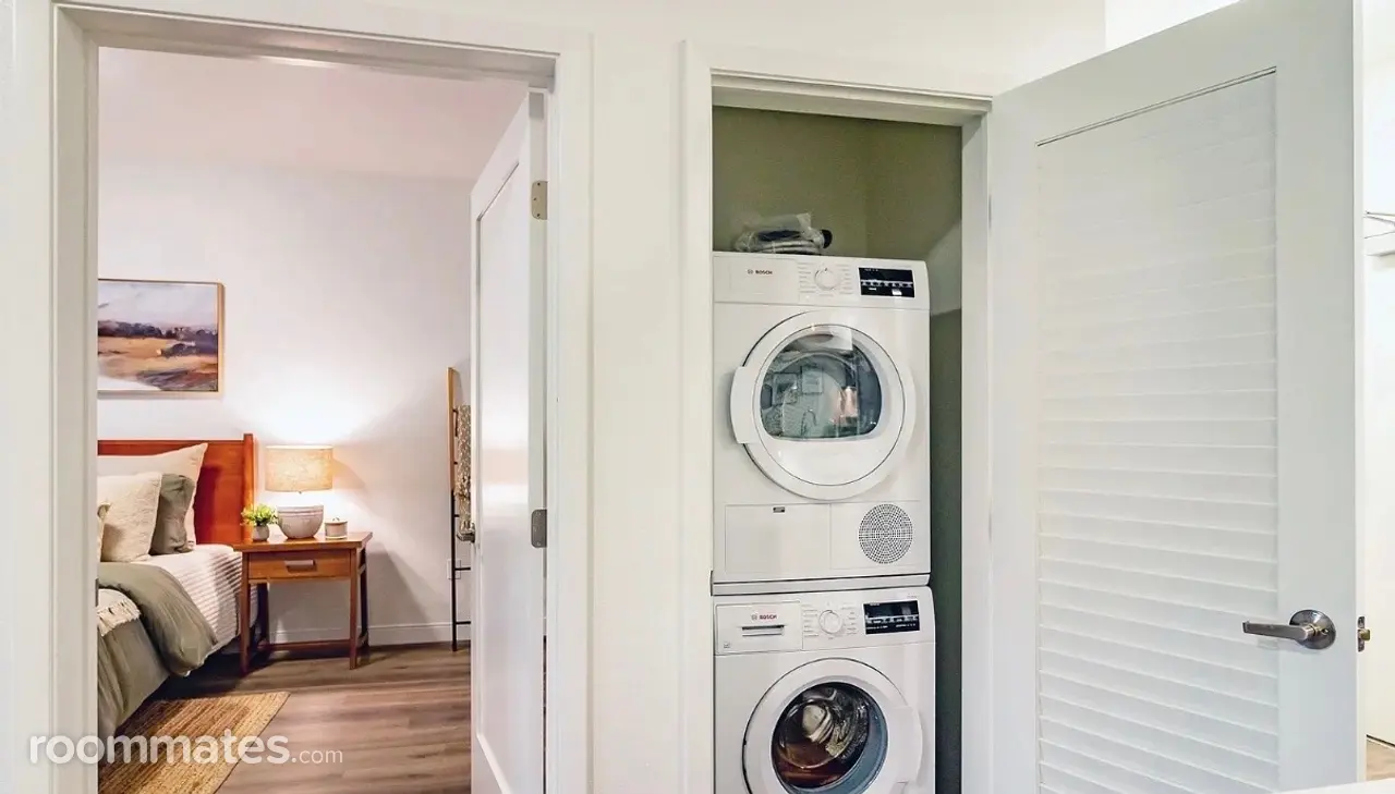 Profile photo 4 of 8