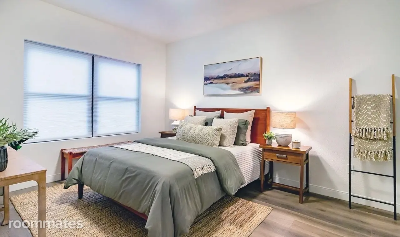 Profile photo 5 of 8