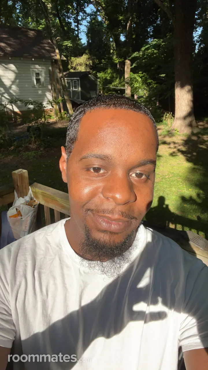 Profile photo 1 of 1