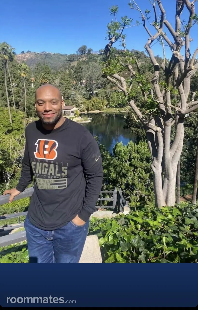 Profile photo 12 of 16