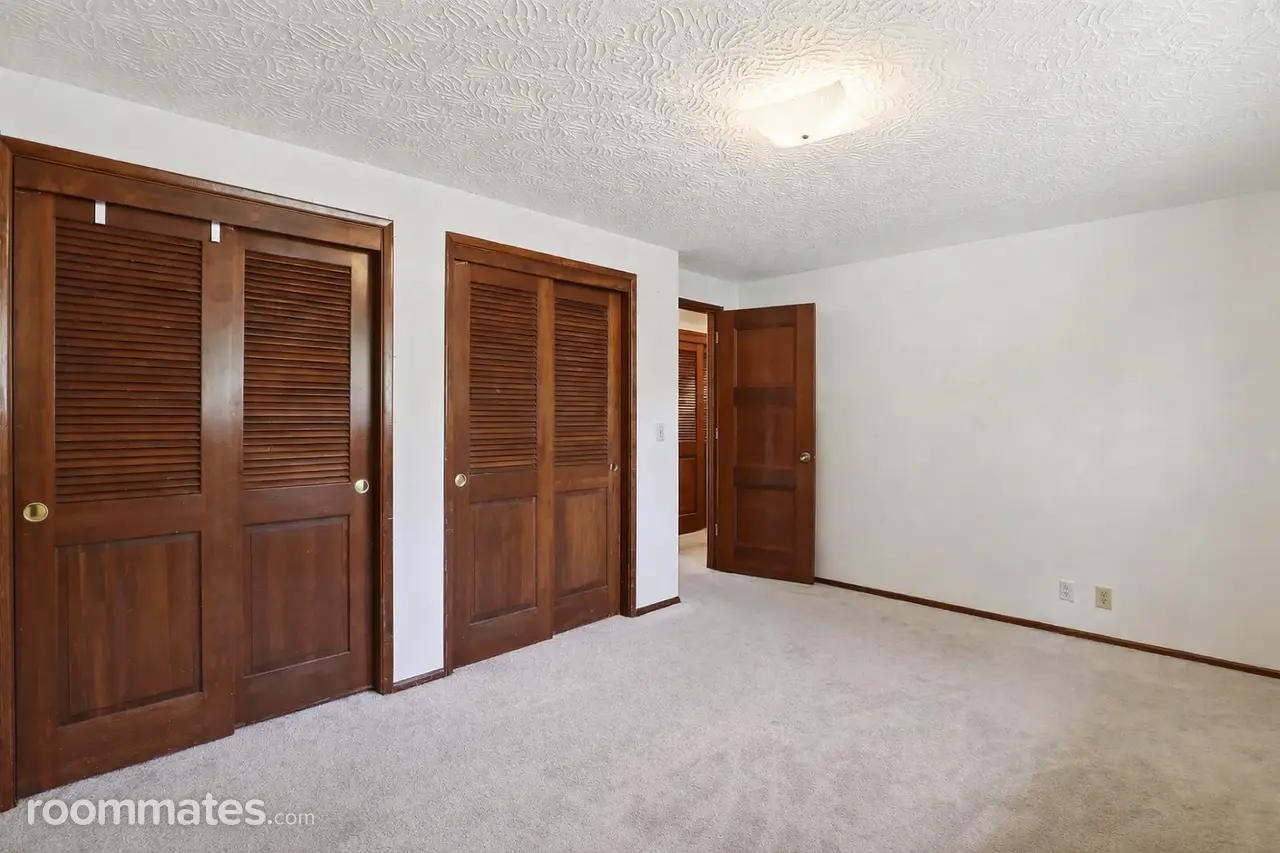 Profile photo 1 of 11