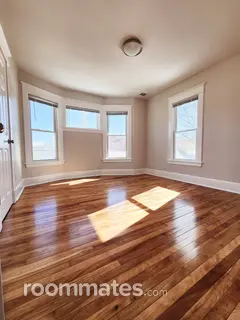 Room for rent in Saint Paul, MN $695, house
