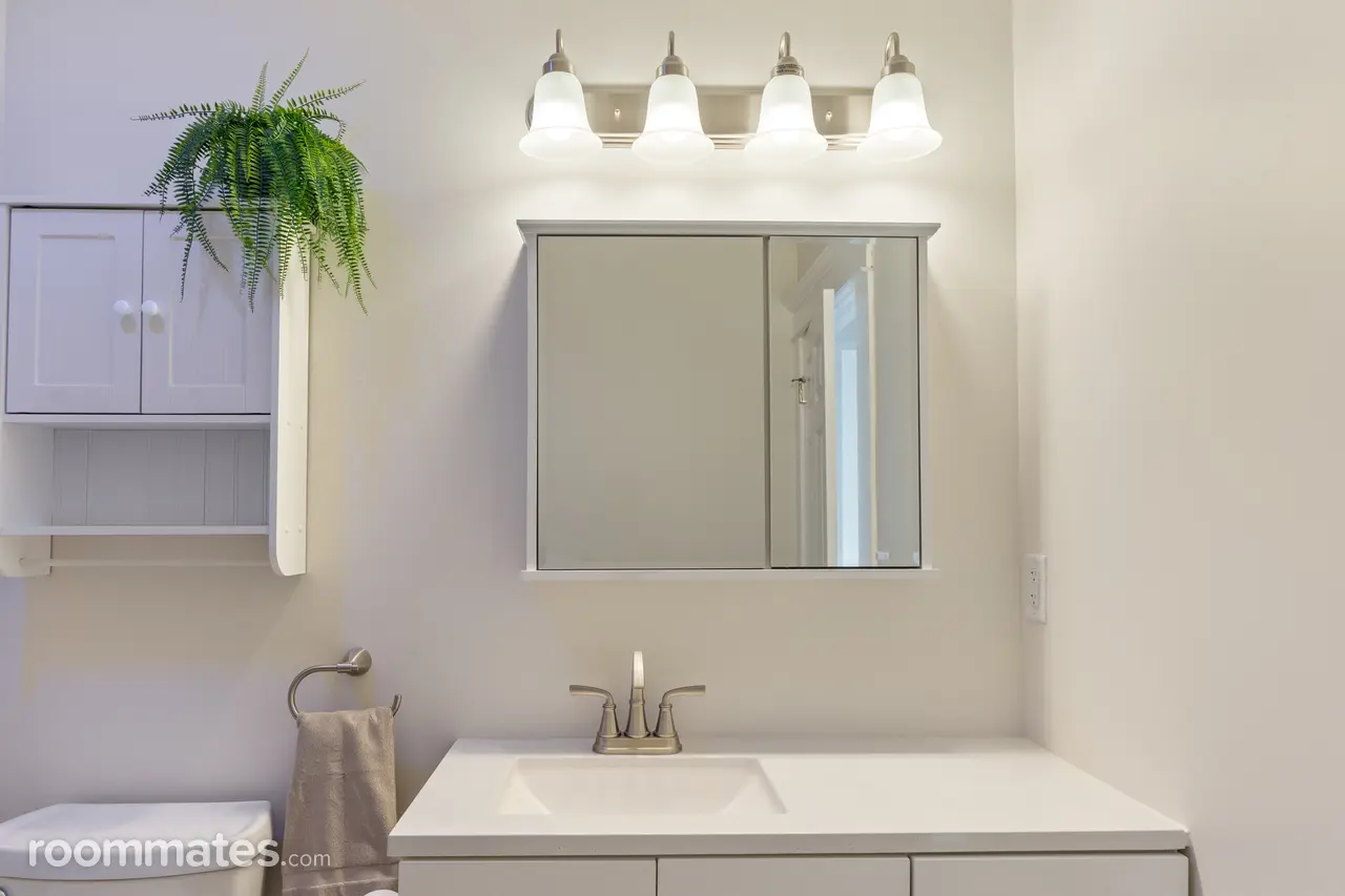 Profile photo 4 of 11