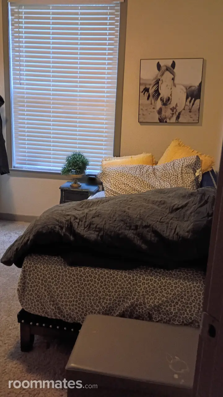 Profile photo 1 of 4