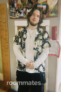 Roommate looking Portland, OR, $1000