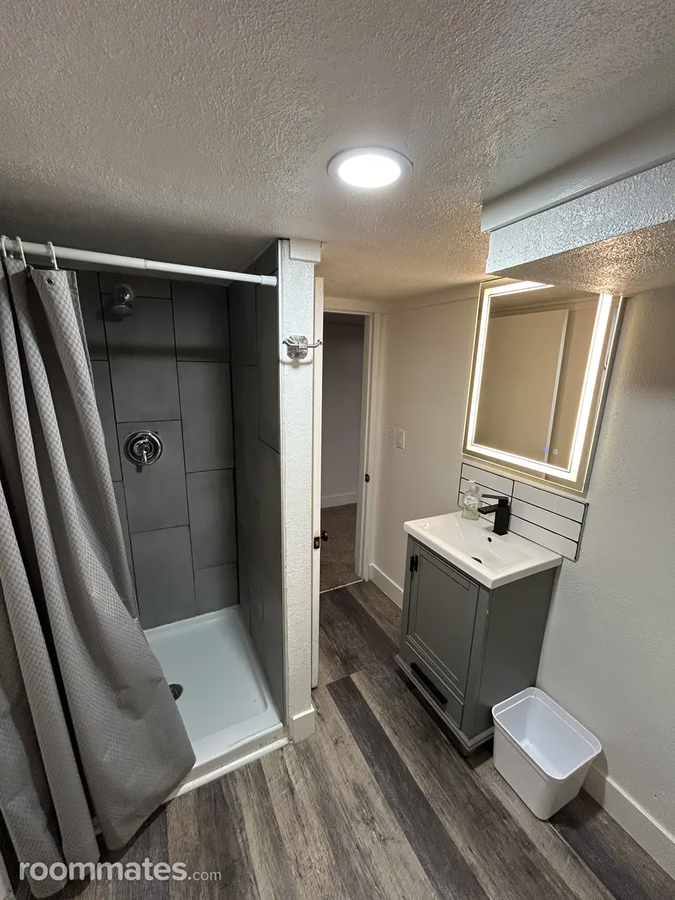 Profile photo 3 of 8