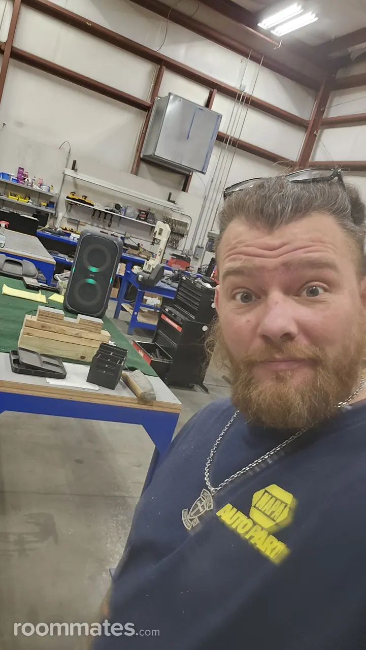 Profile photo 1 of 1