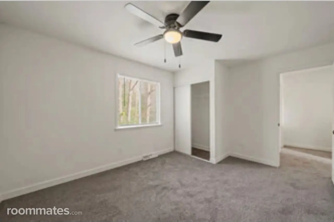 Profile photo 1 of 7