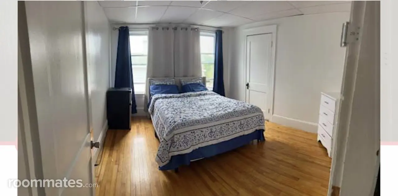 Profile photo 1 of 7