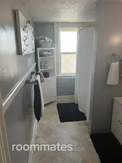 Room for rent in Worcester, MA $900, house
