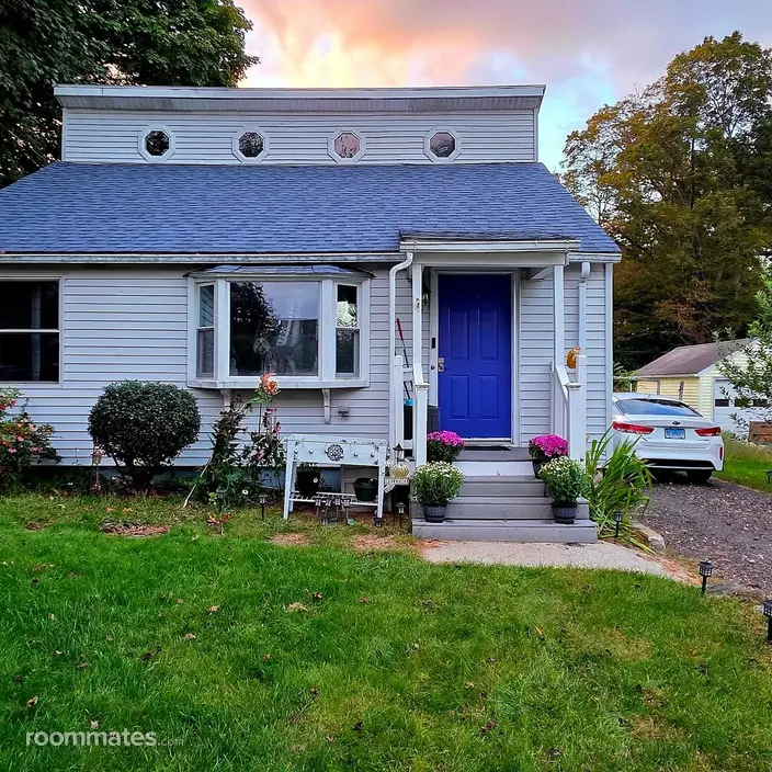 Room for rent in Coventry, CT $1000, house