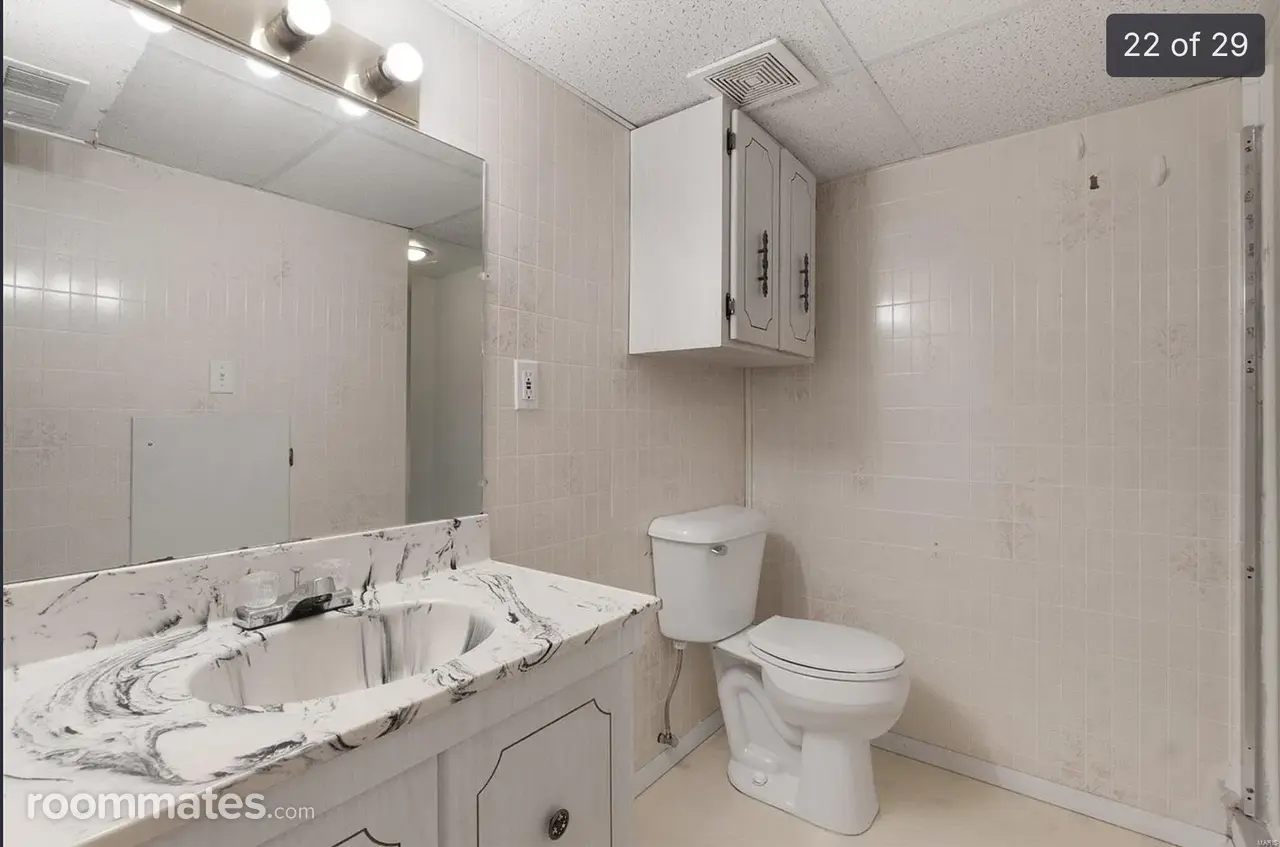 Profile photo 1 of 4