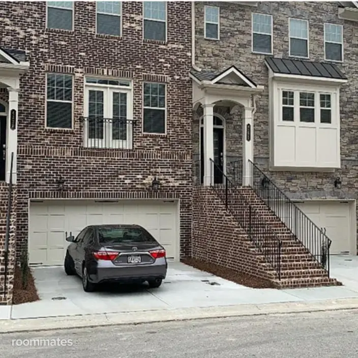 Room for rent in Dunwoody, GA $1500, townhouse
