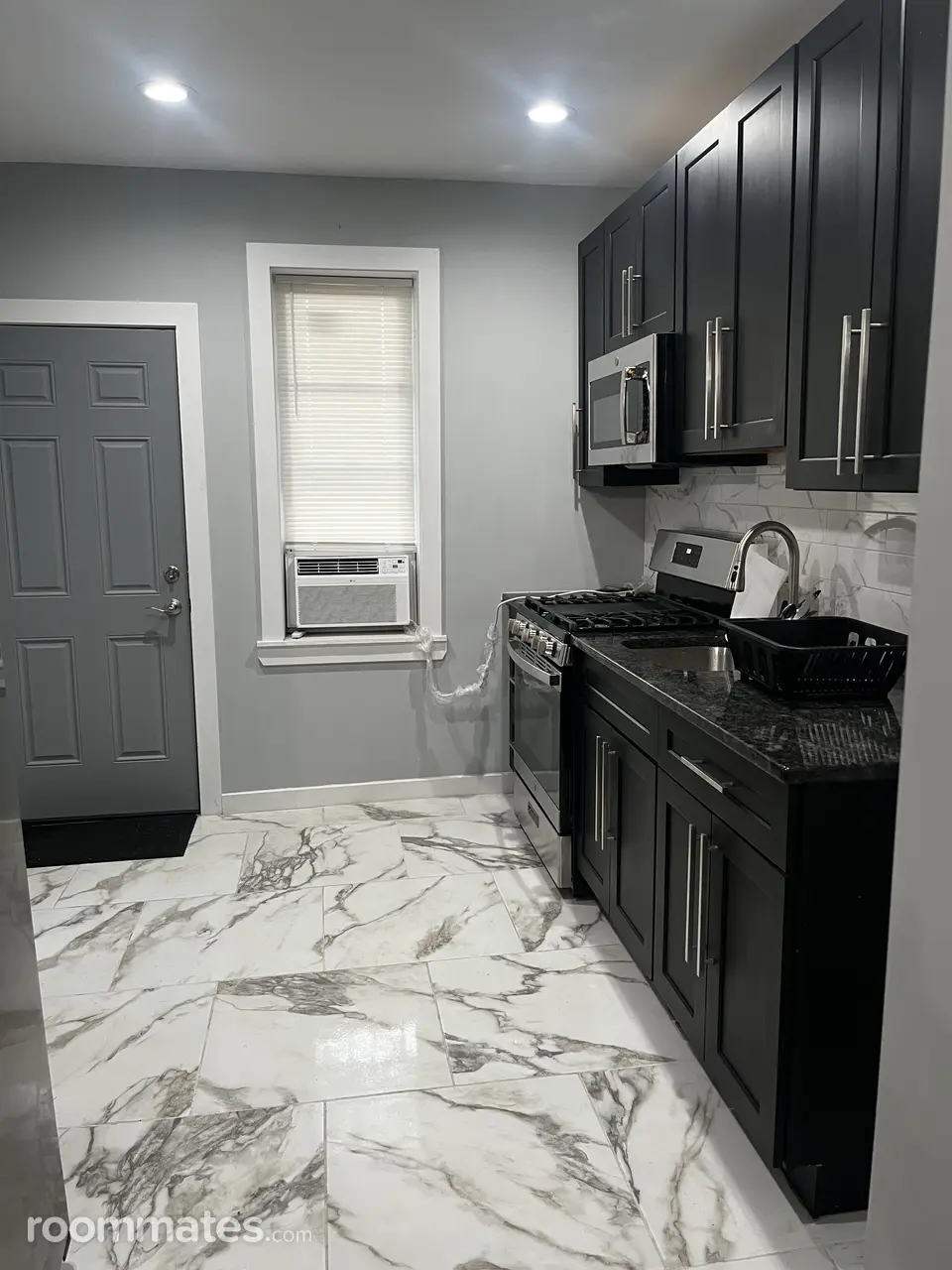 Profile photo 10 of 11