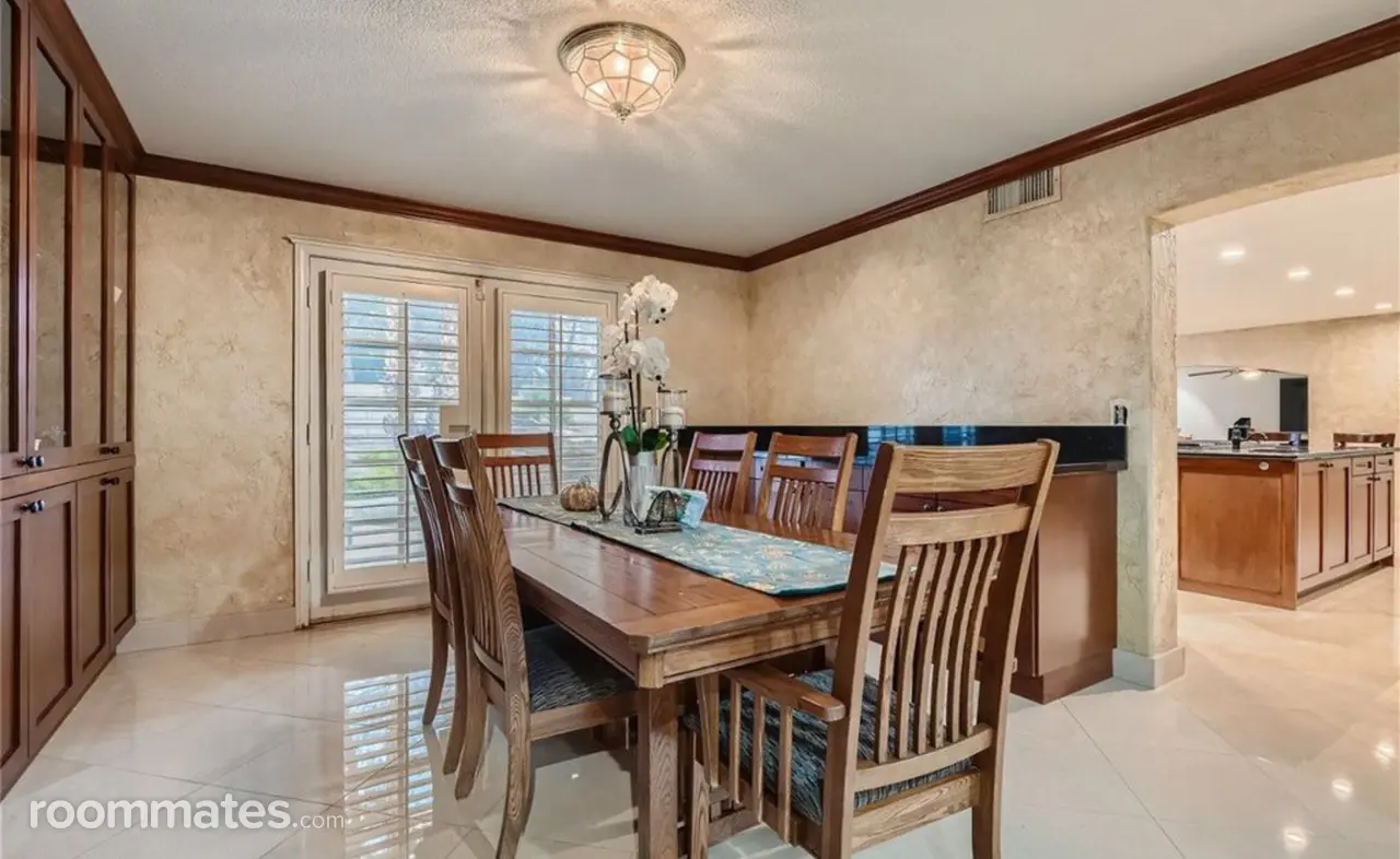 Profile photo 3 of 11