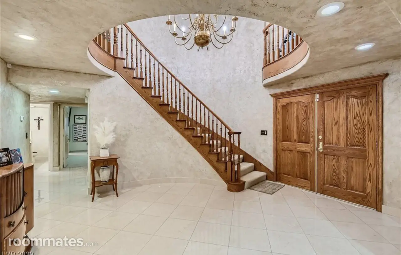 Profile photo 2 of 11