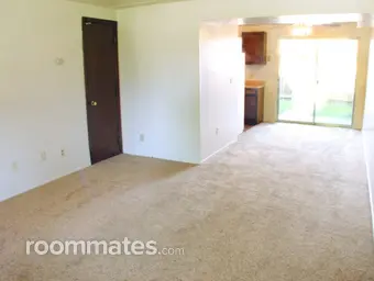 Room for rent in Elyria, OH $550, townhouse