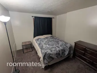 Room for rent in Elyria, OH $550, townhouse