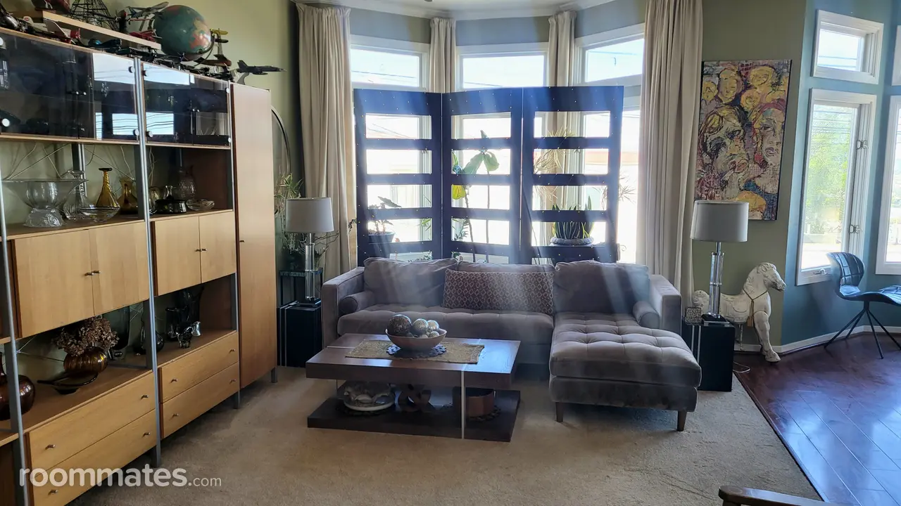 Profile photo 3 of 11