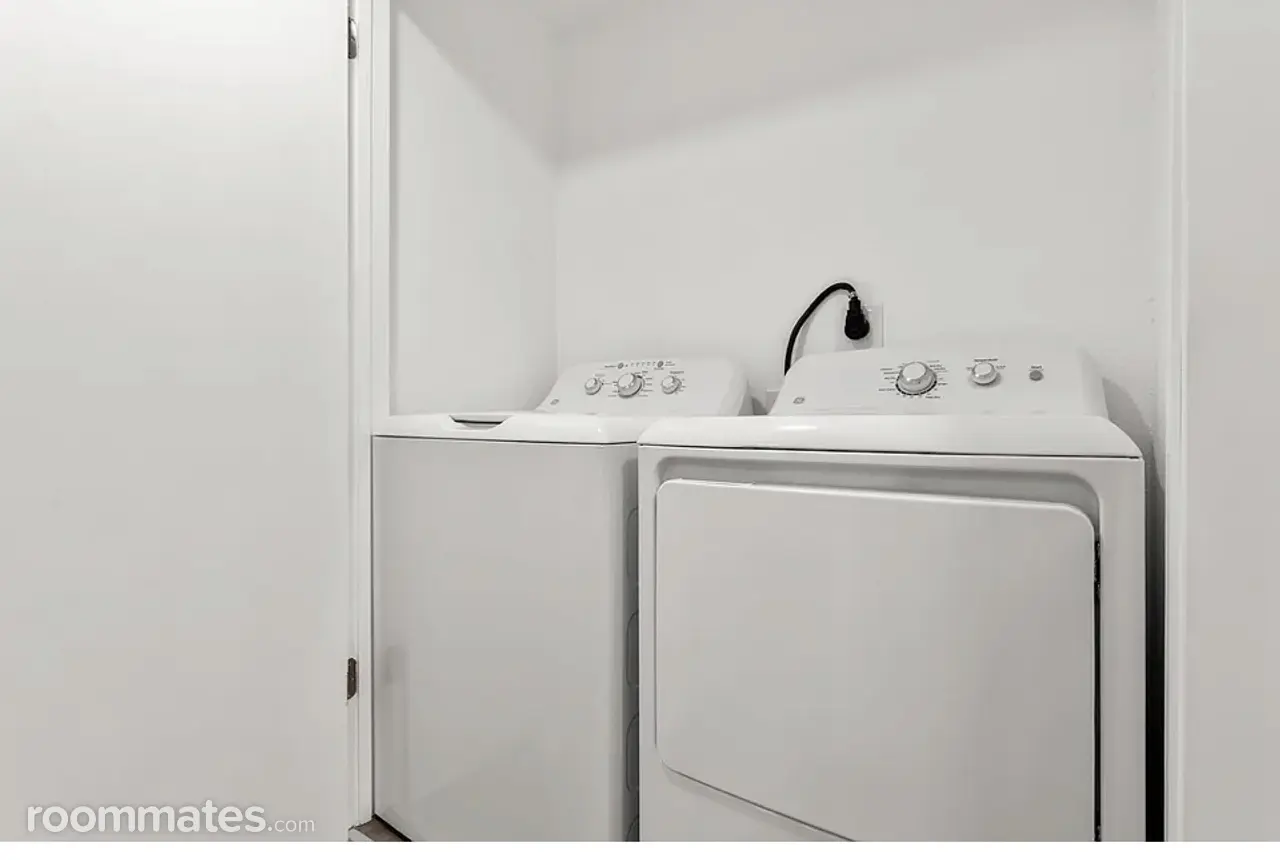 Profile photo 9 of 11