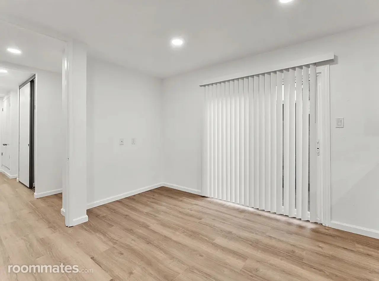 Profile photo 4 of 11