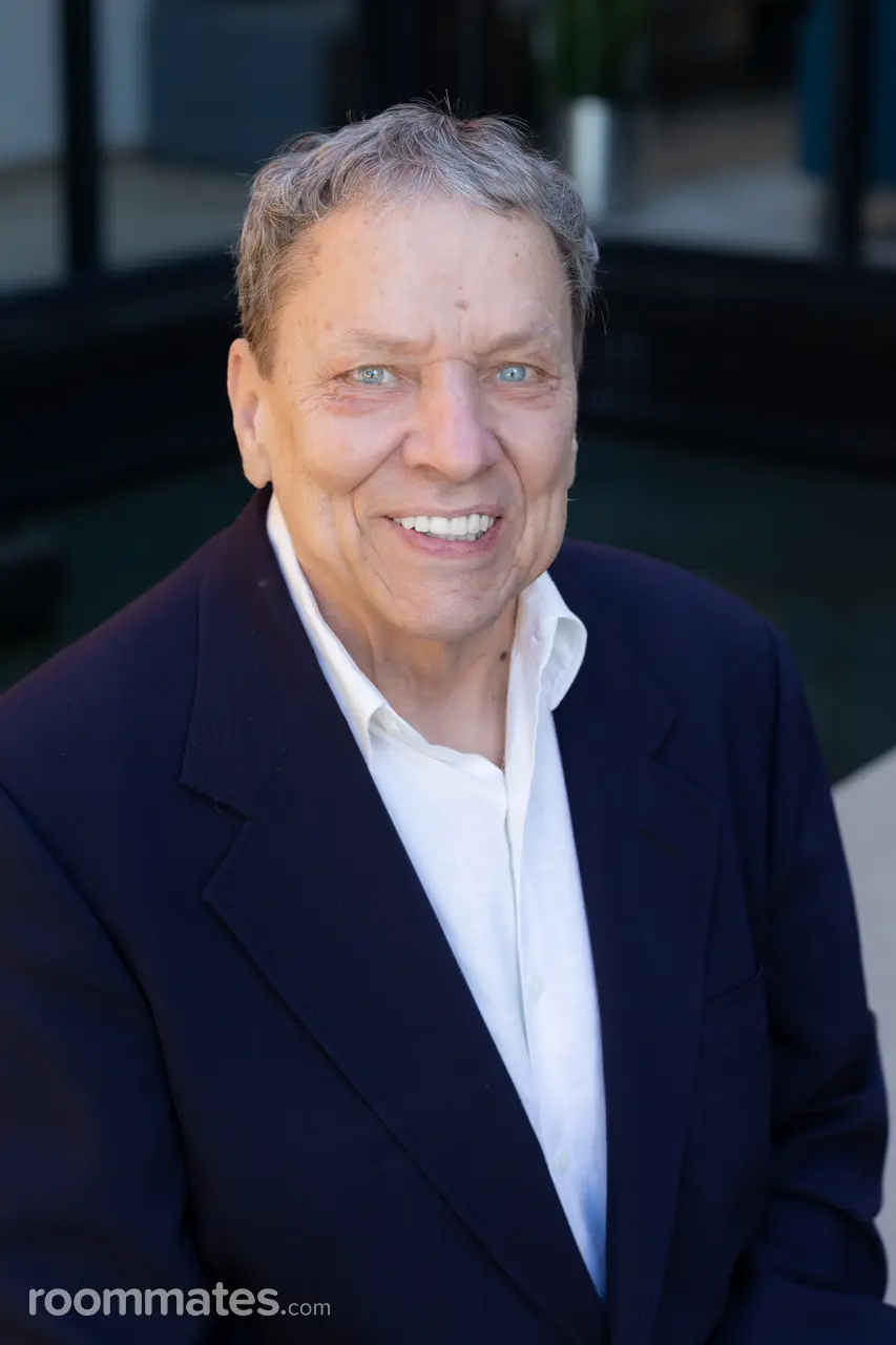 Profile photo 10 of 11