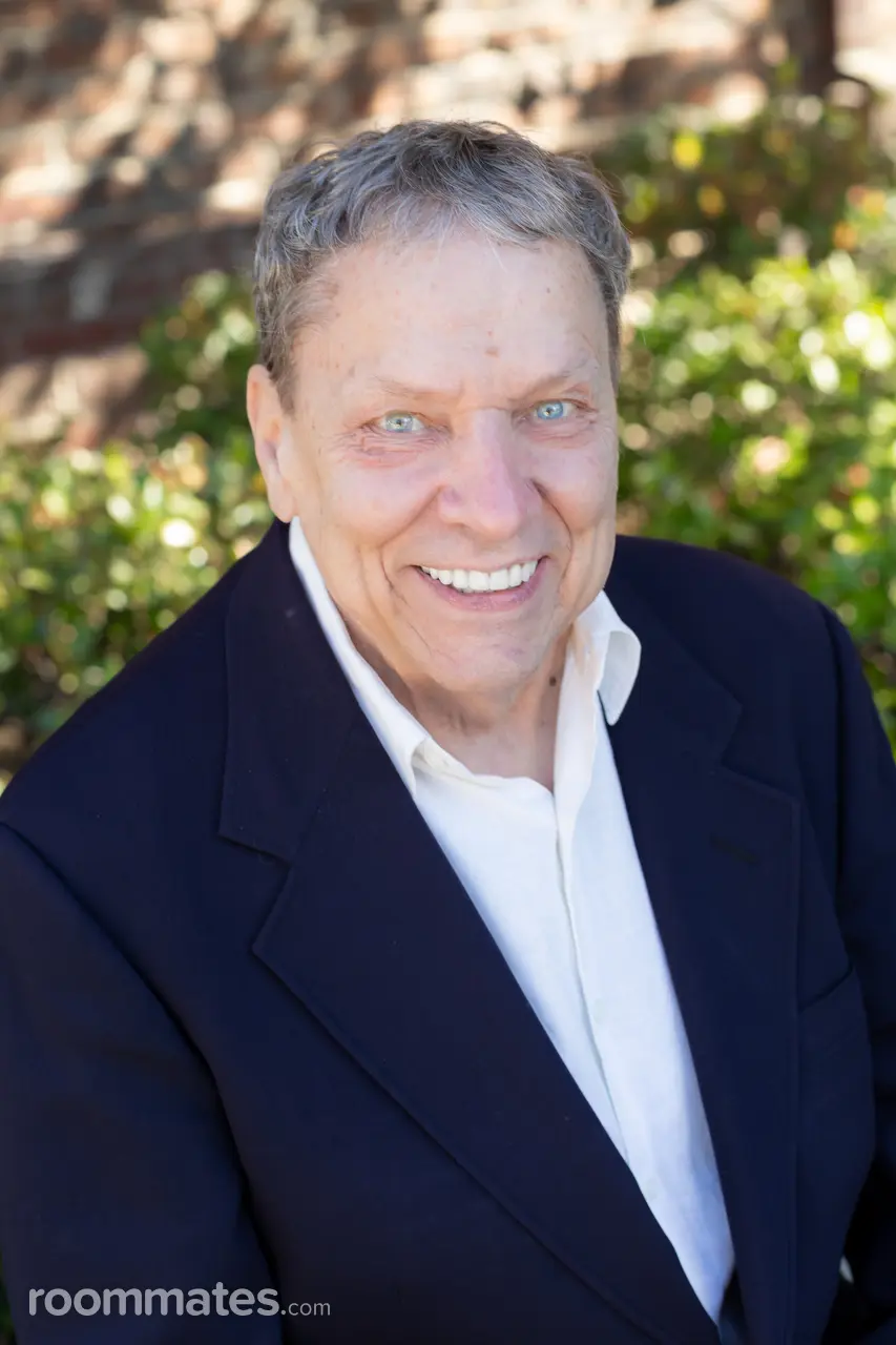 Profile photo 11 of 11