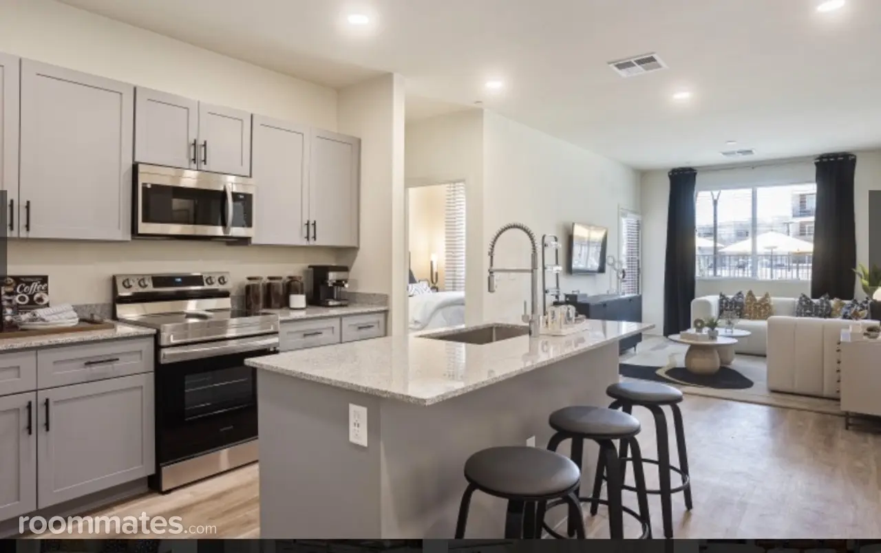 Profile photo 5 of 15