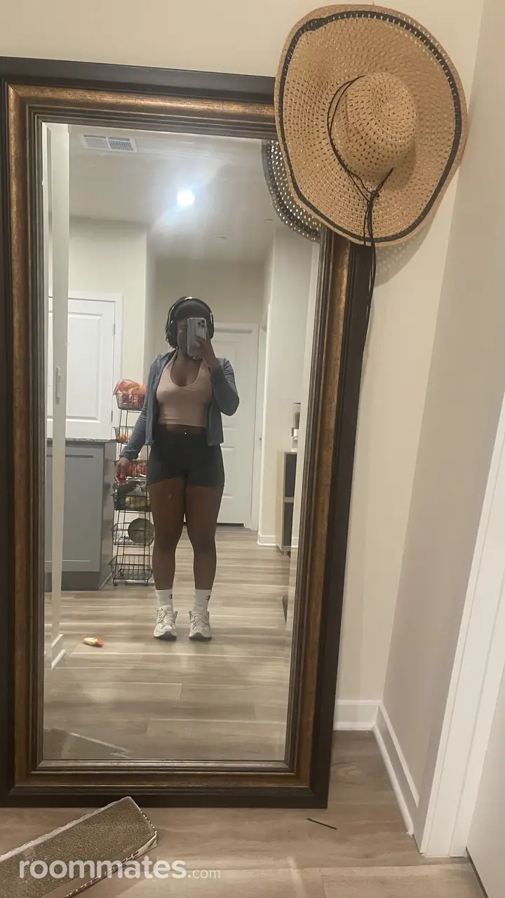 Profile photo 11 of 15