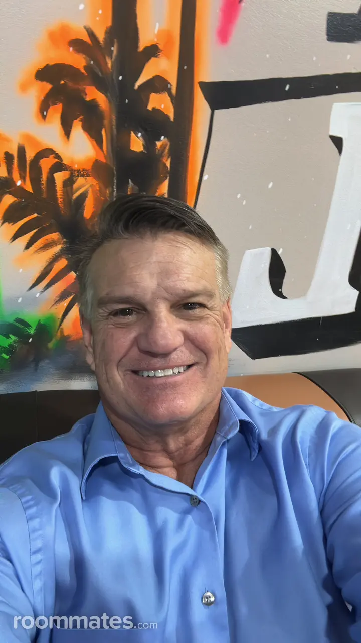 Profile photo 9 of 10