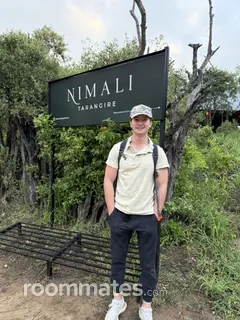 Roommate looking Costa Mesa, CA, $2000