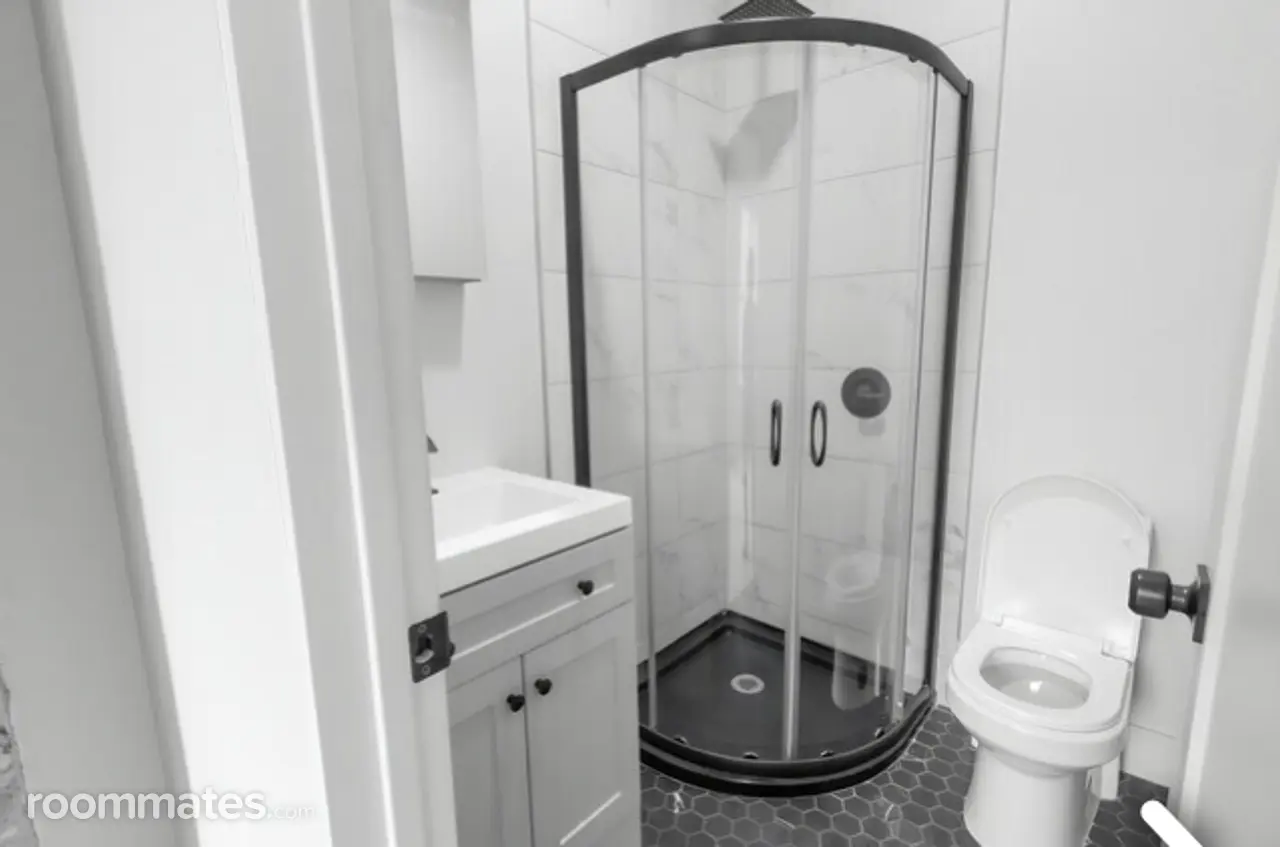 Profile photo 6 of 14