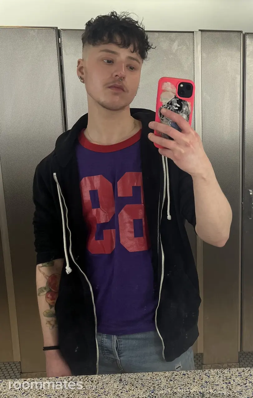 Profile photo 11 of 14